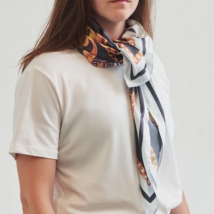 Châle en satin de polyester recyclé