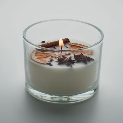 Bougie parfumée en cire végétale avec fleurs et fruits séchés