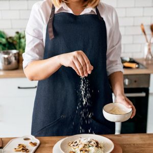 Tablier de cuisine en denim 240 gr/m² avec 3 poches avant