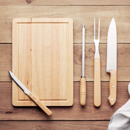 Ensemble Barbecue 4 Accessoires avec Planche en Bambou