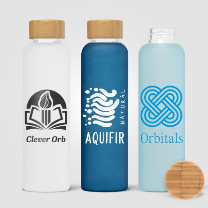 Bouteille en verre borosilicate givré avec couvercle en bambou