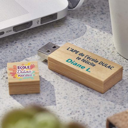 Clé USB avec Capuchon en Bambou