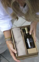 Coffret Cadeau Savon et Serviette : Élégance et Bien-Être" – Image 3