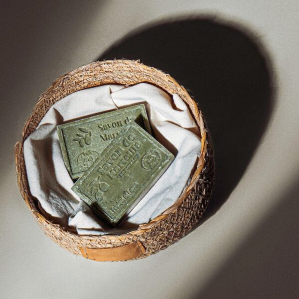 Savon exfoliant au savon de Marseille 100g – Image 1