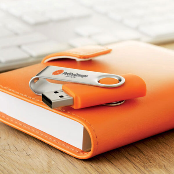 AP1027-0.jpg Clé USB Mécanisme Giratoire avec Corps Tactile – Image 1