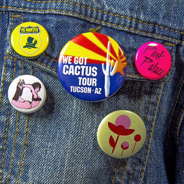 Badges-25-32-45mm-1.jpg Badges épingle rond – Image 1