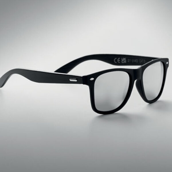 Lunettes de soleil à branches en bambou noirci – Image 1