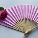 Éventail en Bambou avec Tissu en Papier