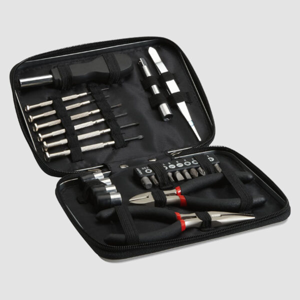 MO8241.jpg Jeu d'outils dans une boite – Image 1