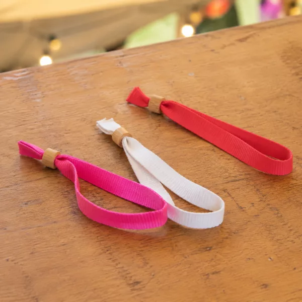 f7b6515d-53c8-4e66-a7f0-9549f86f80b2 Bracelet Événementiel en Polyester RPET et Bambou personnalisé – Image 1