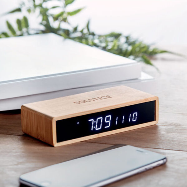 Chargeur sans fil multifonction avec réveil et thermomètre – Image 1