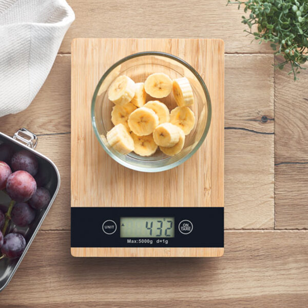 mo6245.jpg Balance de cuisine numérique en bambou – Image 1