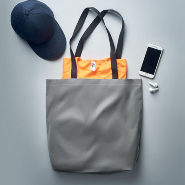 mo6302.jpg Sac shopping réfléchissant en polyester 190D – Image 1