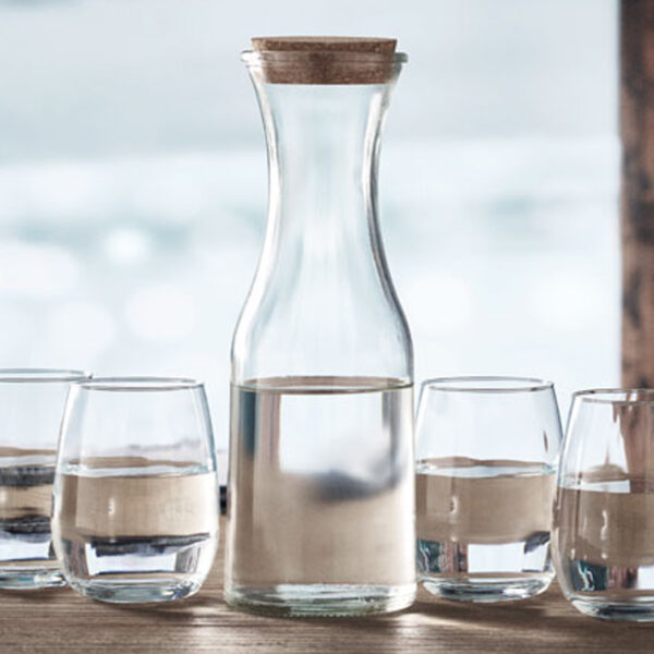 Carafe en verre recyclé avec couvercle en liège – Image 1