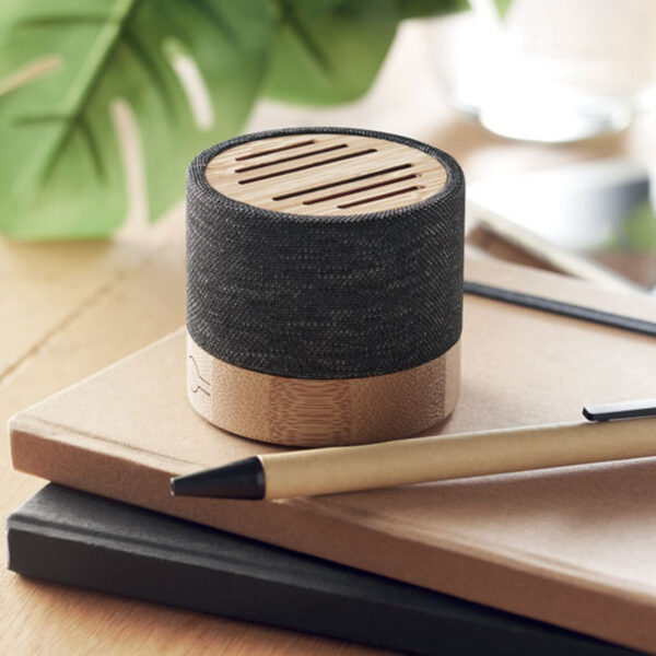 Haut-parleur sans fil 5.0 en bambou et RPET – Image 1