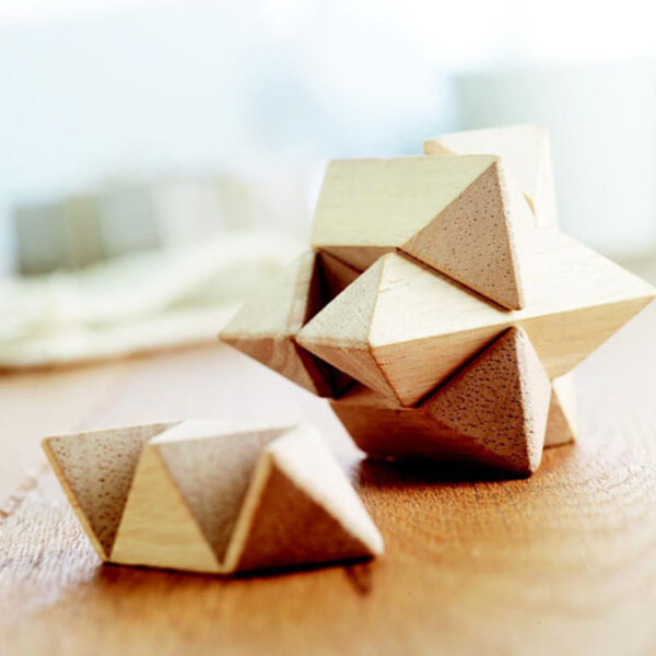 Casse-tête étoile en bois – Image 1