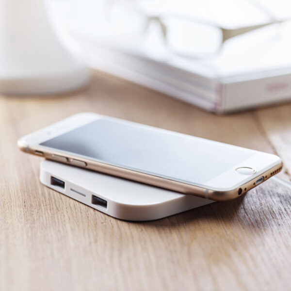 Bloc de chargement multifonction avec 2 ports USB – Image 1