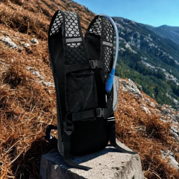 Sac à dos de sport hydrofuge avec poche à eau 1,5 L – Image 1