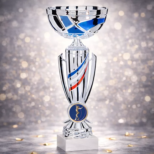 Coupe sportive argentée avec touches bleu et rouge – Emplacement pastille – Image 1