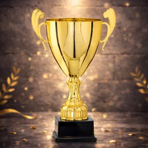 Coupe trophée dorée avec poignées latérales personnalisée