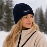 Bonnet en maille côtelée avec étiquette personnalisable